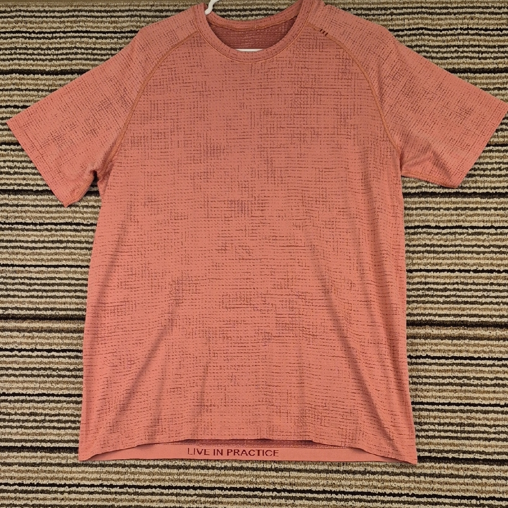 LULULEMON Recent Peach Pink Athletic Large Mens Short Sleeve Athletic T‎ Shirt